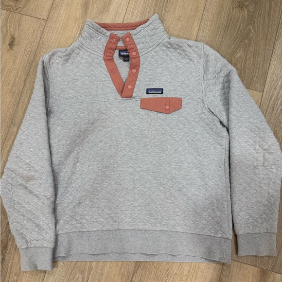 Patagonia Women's Quilted Snap-T Pullover - Gray and Pink Accents - Picture 2 of 4